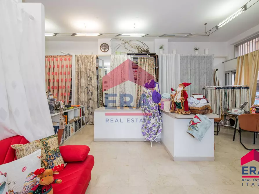 Immagine 10 di Negozio in vendita  in Via Antonio Panizzi 12 a Milano