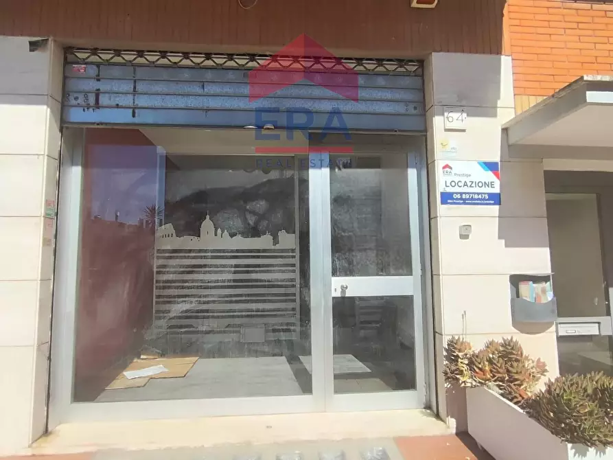 Immagine 2 di Negozio in affitto  in Via Francesco Donati 64 a Roma
