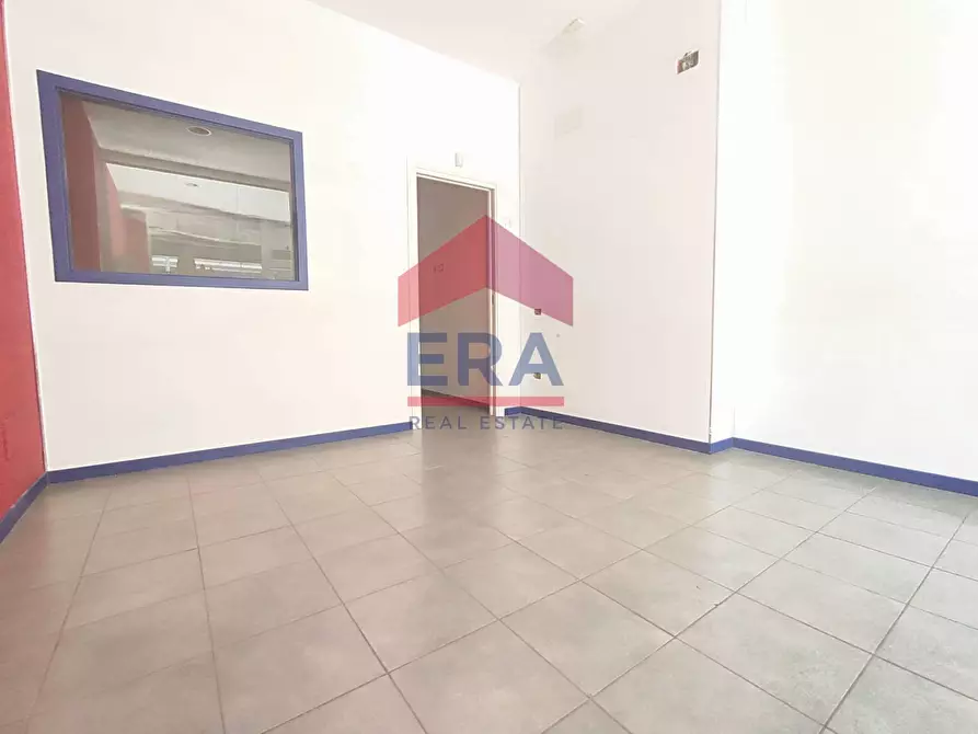 Immagine 9 di Negozio in affitto  in Via Francesco Donati 64 a Roma