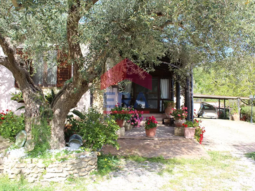 Immagine 1 di Villa in vendita  in CONTRADA URSELLUZZO SNC a Agira