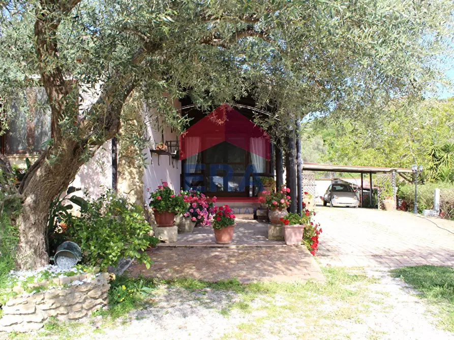 Immagine 11 di Villa in vendita  in CONTRADA URSELLUZZO SNC a Agira
