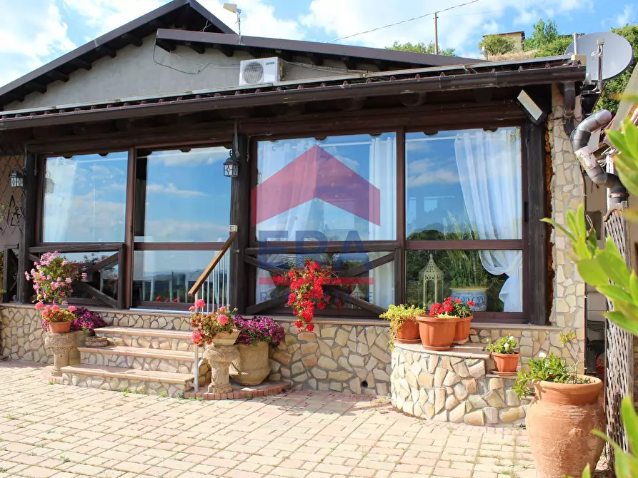 Immagine 4 di Villa in vendita  in CONTRADA URSELLUZZO SNC a Agira