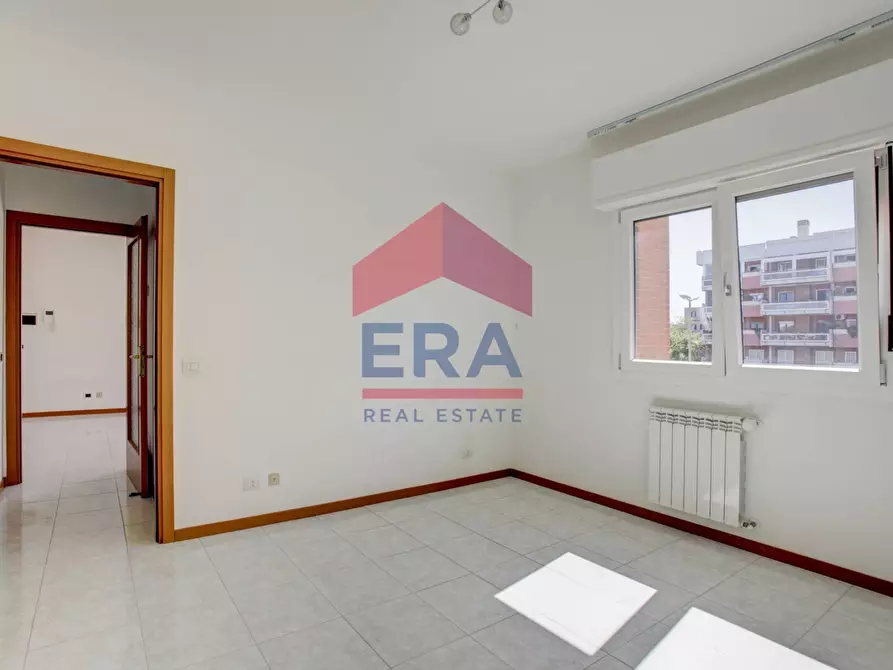 Immagine 19 di Appartamento in vendita  in via dell'Albareto 36 a Roma