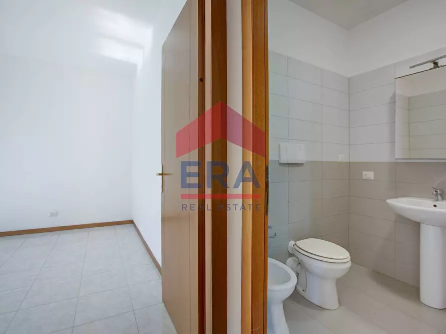 Immagine 18 di Appartamento in vendita  in via dell'Albareto 36 a Roma