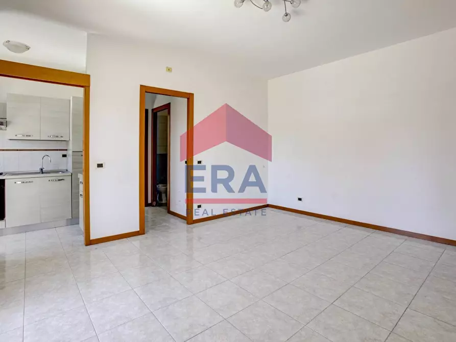 Immagine 12 di Appartamento in vendita  in via dell'Albareto 36 a Roma