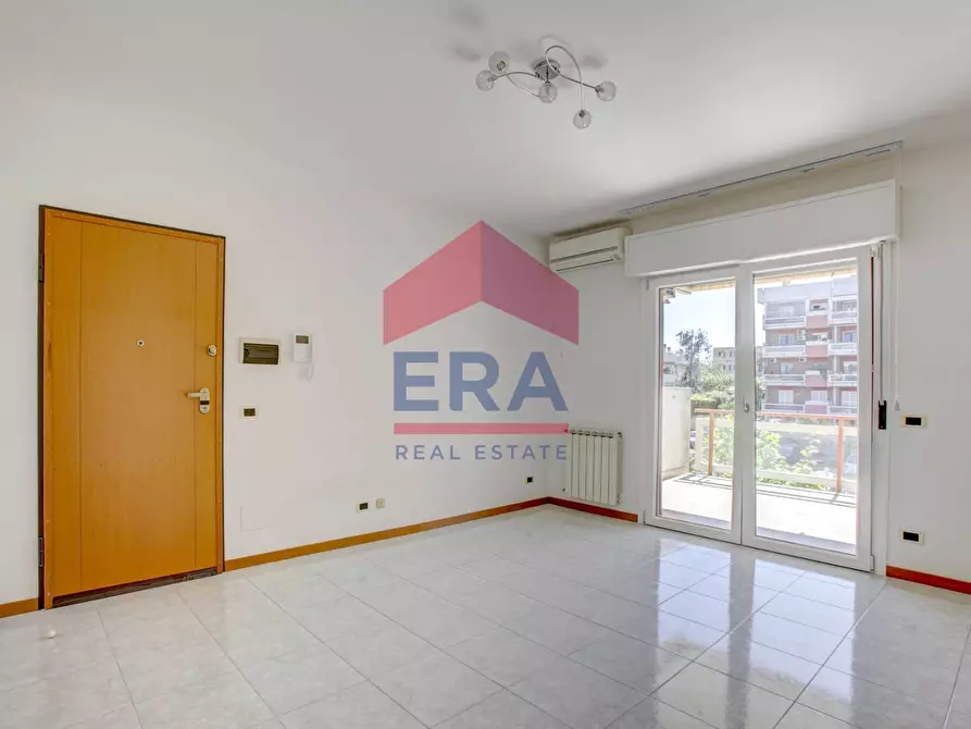 Immagine 6 di Appartamento in vendita  in via dell'Albareto 36 a Roma
