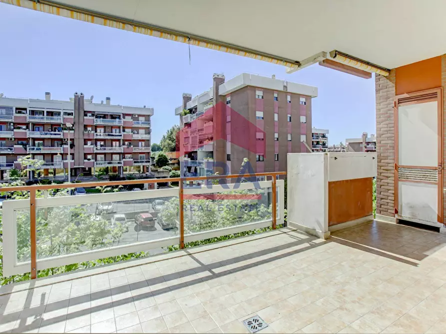 Immagine 4 di Appartamento in vendita  in via dell'Albareto 36 a Roma