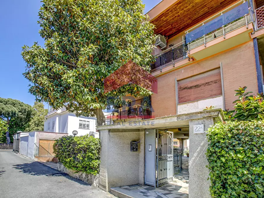 Immagine 2 di Casa semindipendente in vendita  in Via Daniele Da Samarate 22 a Roma