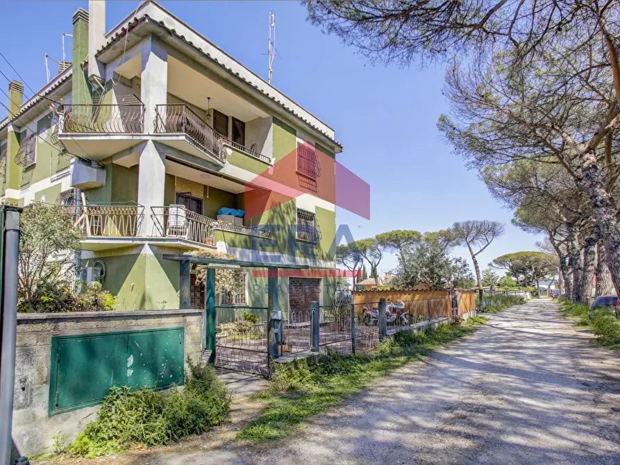 Immagine 1 di Ufficio in vendita  in Via Di Valle Porcina 63 a Roma