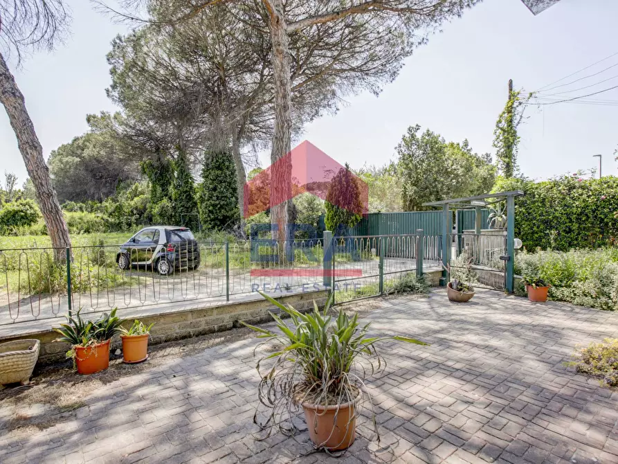 Immagine 6 di Ufficio in vendita  in Via Di Valle Porcina 63 a Roma