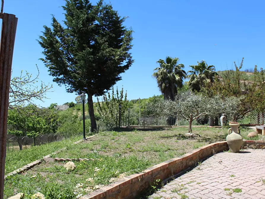 Immagine 5 di Villa in vendita  in CONTRADA COLLA a Gagliano Castelferrato