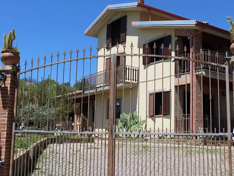 Immagine 1 di Villa in vendita  in CONTRADA COLLA a Gagliano Castelferrato
