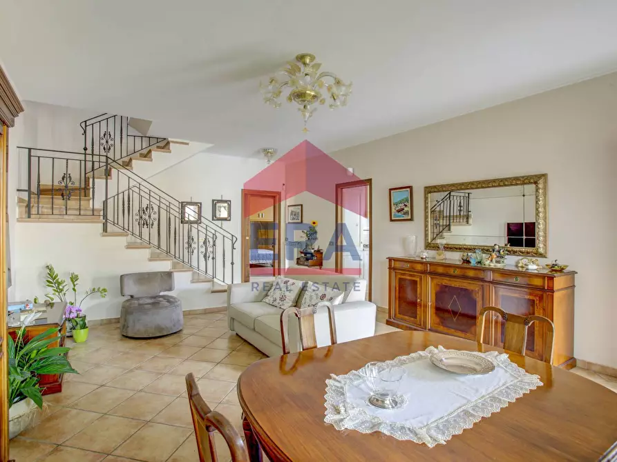 Immagine 9 di Villa in vendita  in VIA DEL MARE 171 a Ardea