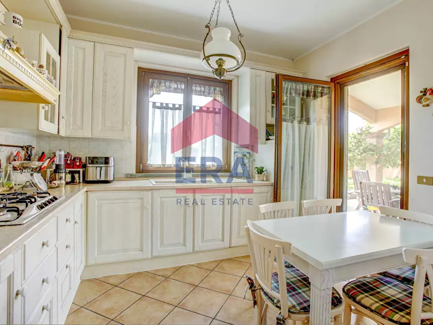 Immagine 10 di Villa in vendita  in VIA DEL MARE 171 a Ardea