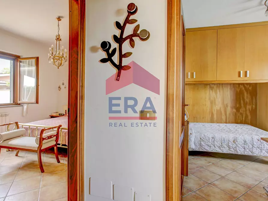 Immagine 11 di Villa in vendita  in VIA DEL MARE 171 a Ardea