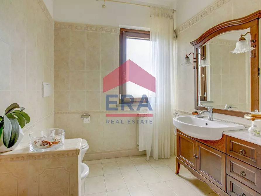 Immagine 14 di Villa in vendita  in VIA DEL MARE 171 a Ardea