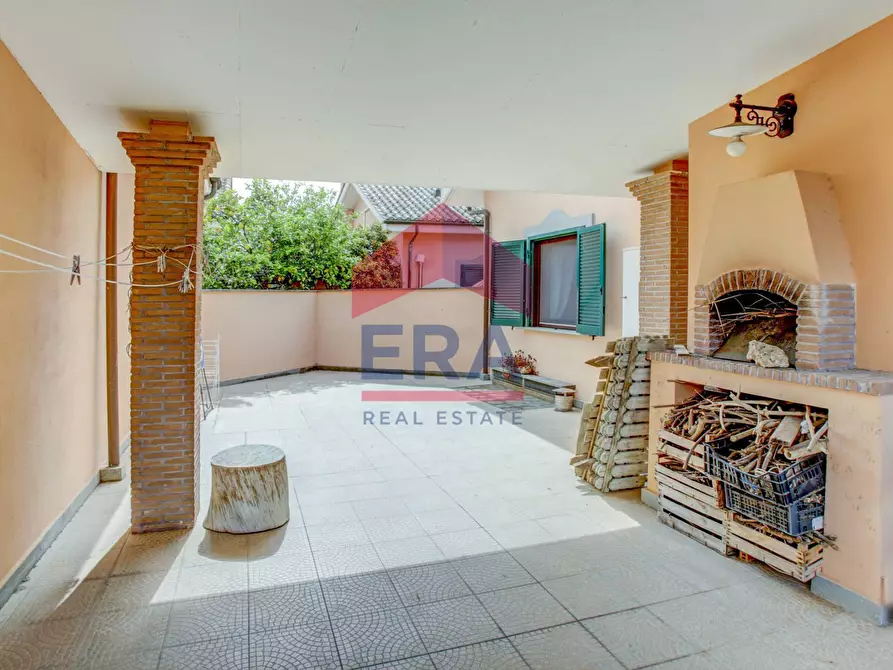 Immagine 28 di Villa in vendita  in VIA DEL MARE 171 a Ardea