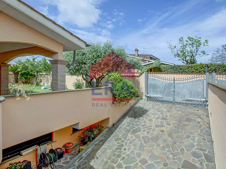 Immagine 30 di Villa in vendita  in VIA DEL MARE 171 a Ardea