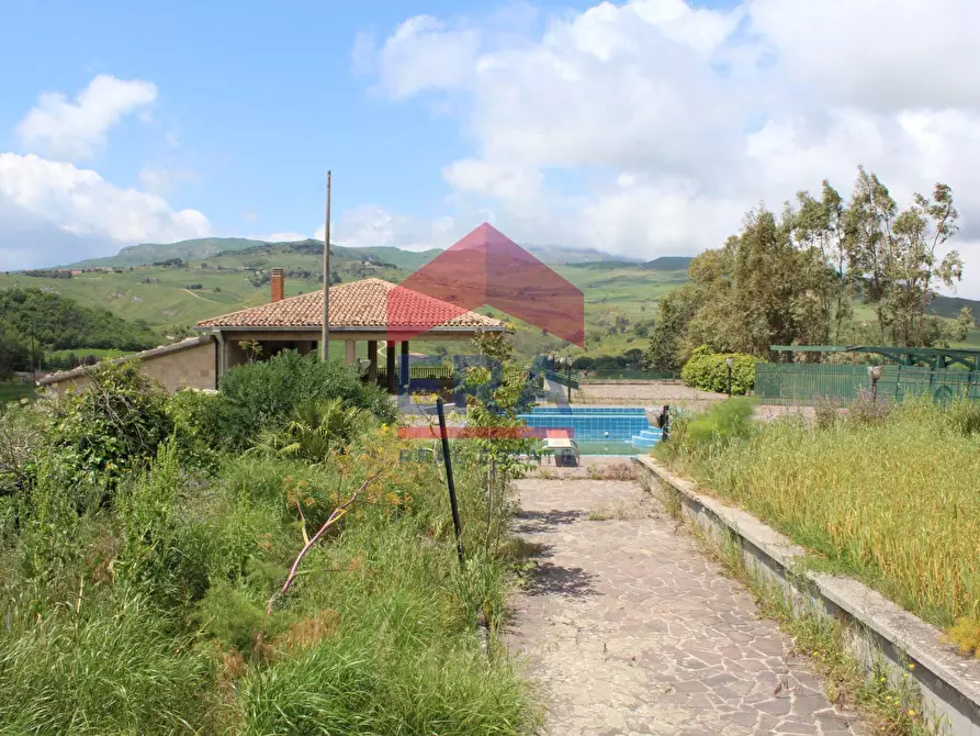 Immagine 5 di Agriturismo in vendita  in contrada portelle a Gangi