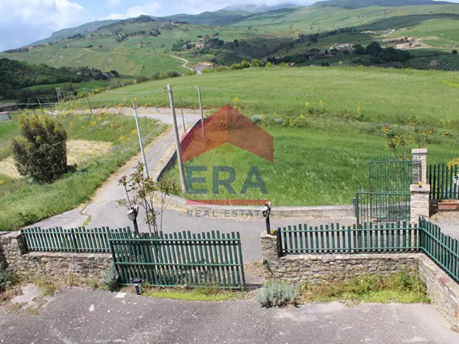 Immagine 8 di Agriturismo in vendita  in contrada portelle a Gangi