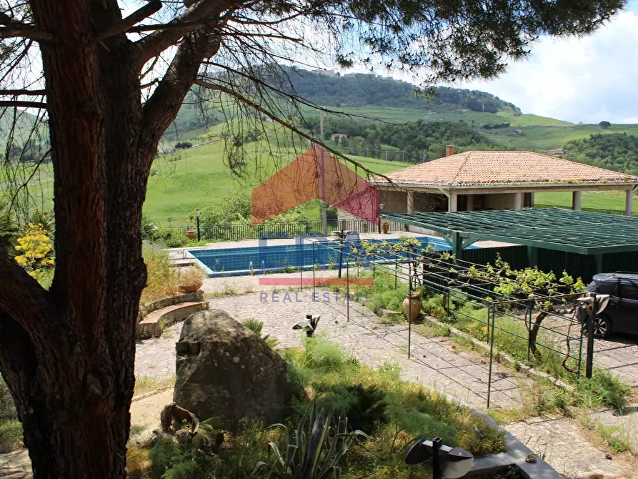 Immagine 63 di Agriturismo in vendita  in contrada portelle a Gangi