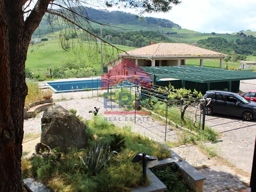 Immagine 66 di Agriturismo in vendita  in contrada portelle a Gangi