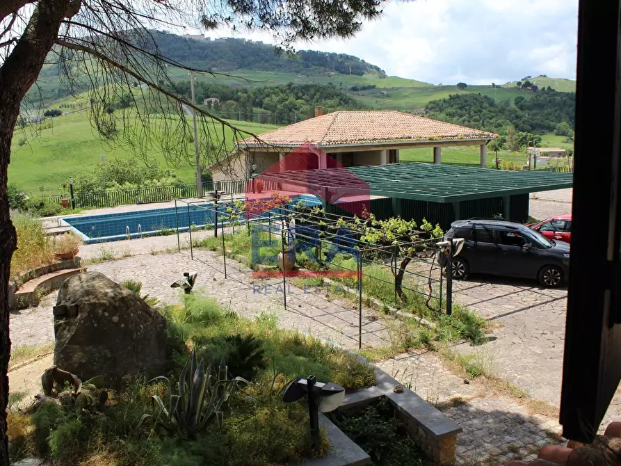 Immagine 67 di Agriturismo in vendita  in contrada portelle a Gangi