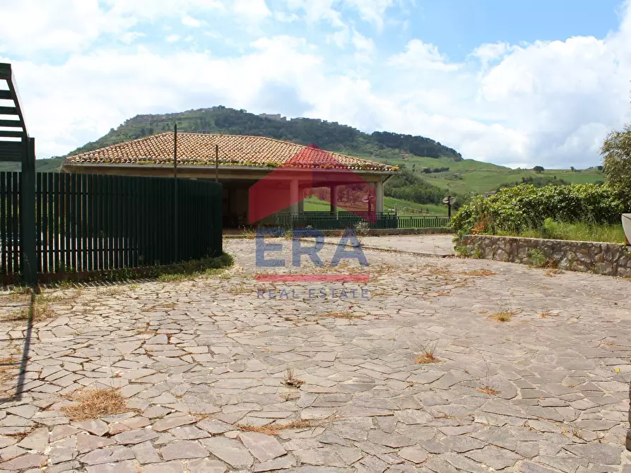 Immagine 85 di Agriturismo in vendita  in contrada portelle a Gangi
