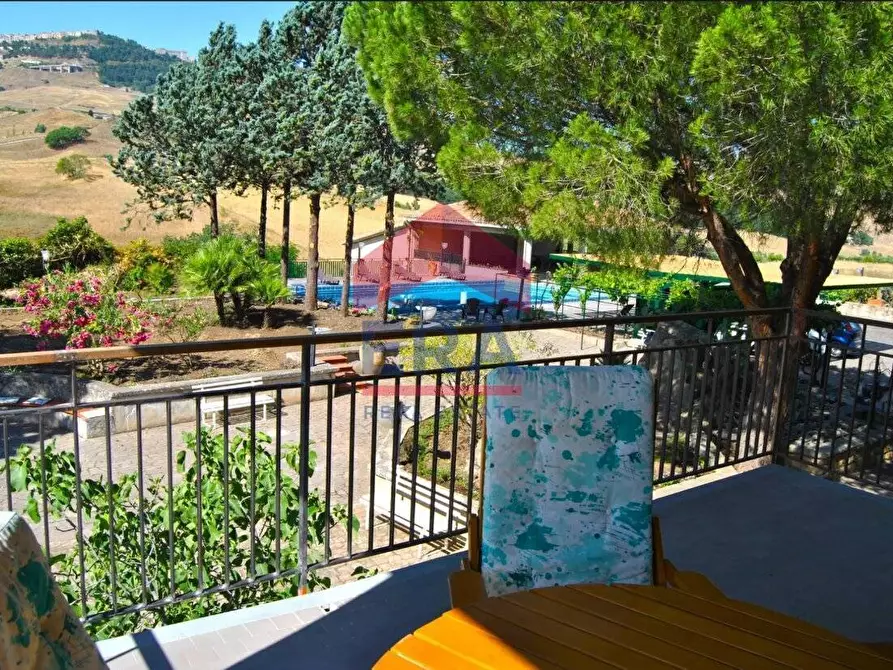 Immagine 90 di Agriturismo in vendita  in contrada portelle a Gangi