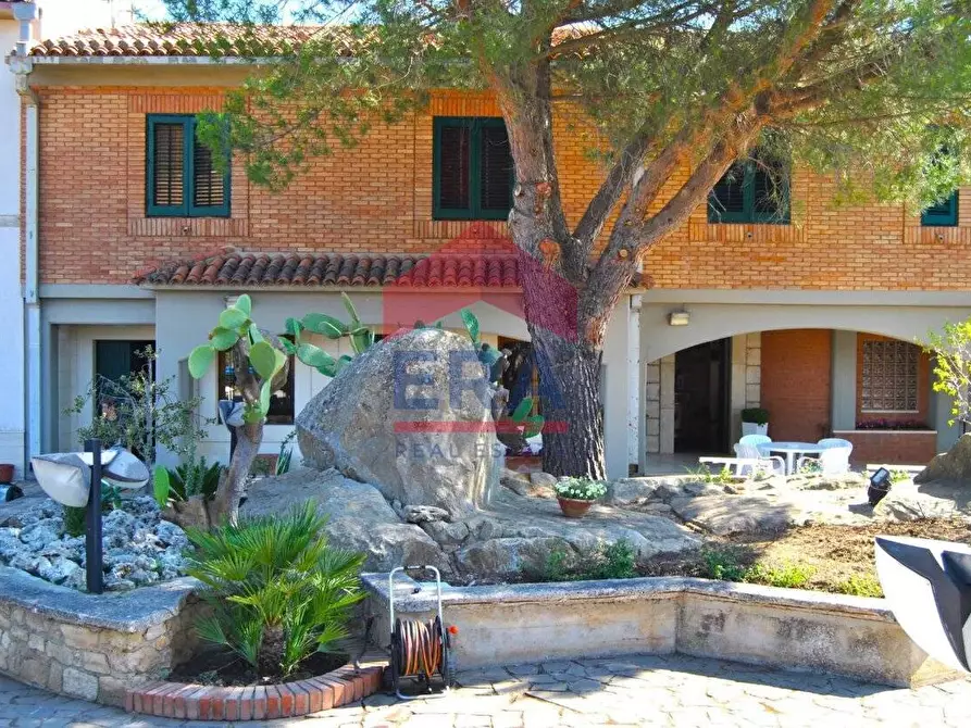 Immagine 2 di Agriturismo in vendita  in contrada portelle a Gangi