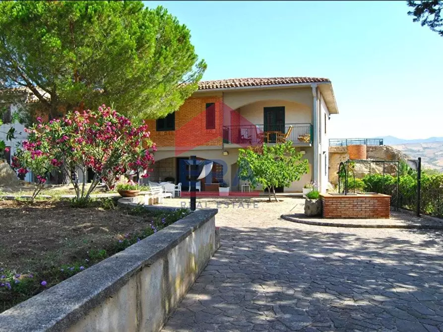 Immagine 93 di Agriturismo in vendita  in contrada portelle a Gangi