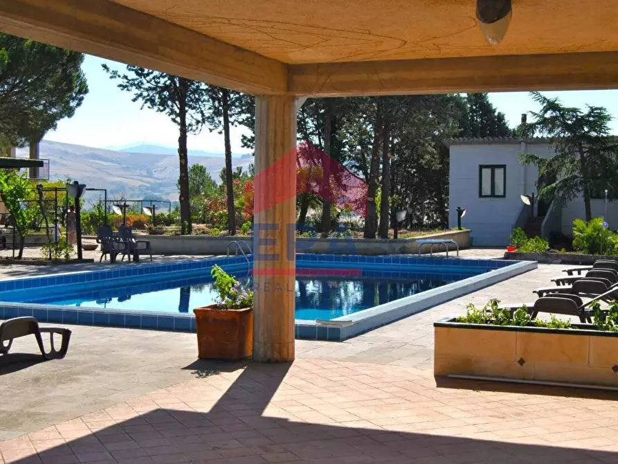 Immagine 95 di Agriturismo in vendita  in contrada portelle a Gangi