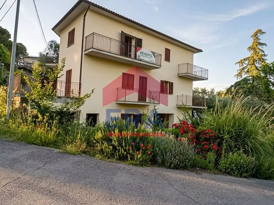 Immagine 2 di Villa in vendita  in via luigi biagioni a Bomarzo