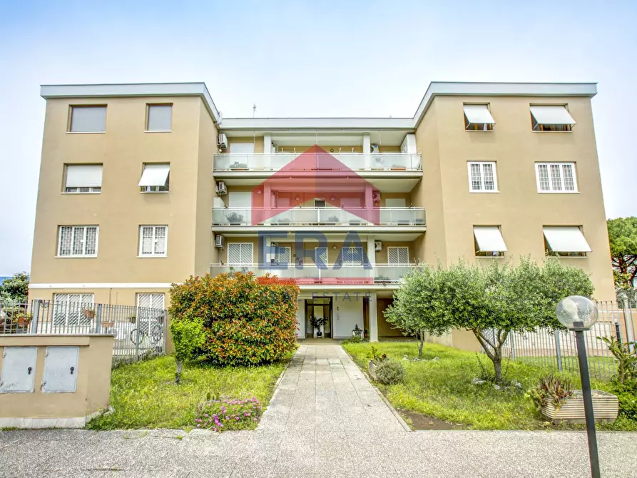 Immagine 3 di Appartamento in vendita  in Via Vittorio Maria Butera 5 a Roma