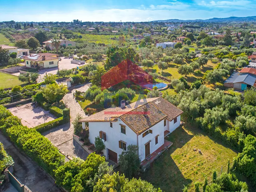 Immagine 1 di Villa in vendita  in Via  di Colle Perino a Velletri