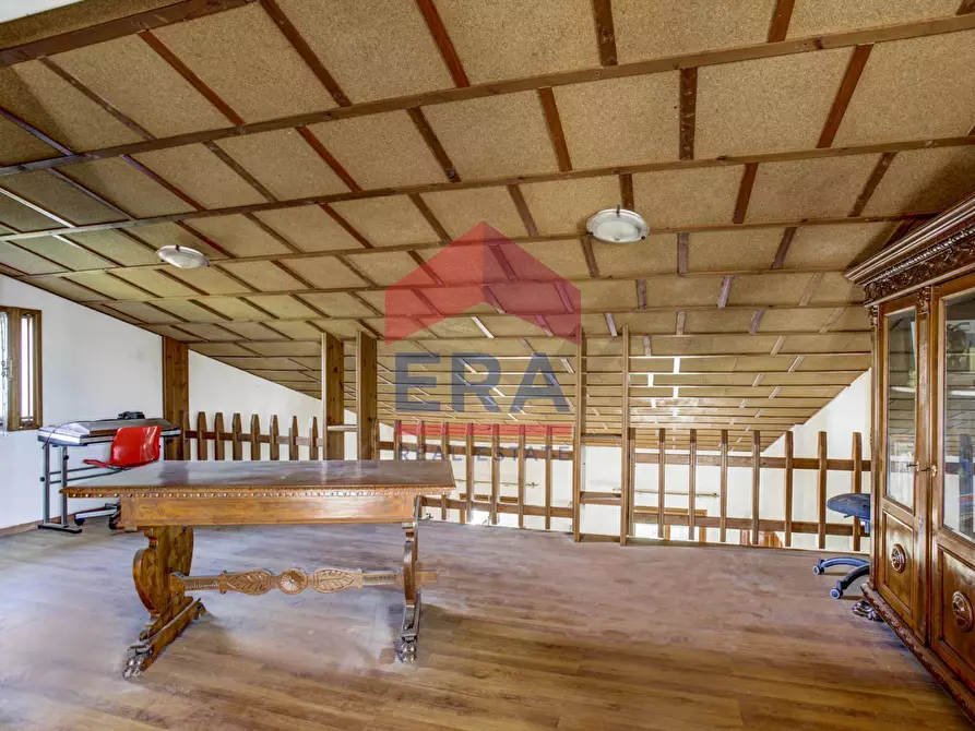 Immagine 24 di Villa in vendita  in Via  di Colle Perino a Velletri