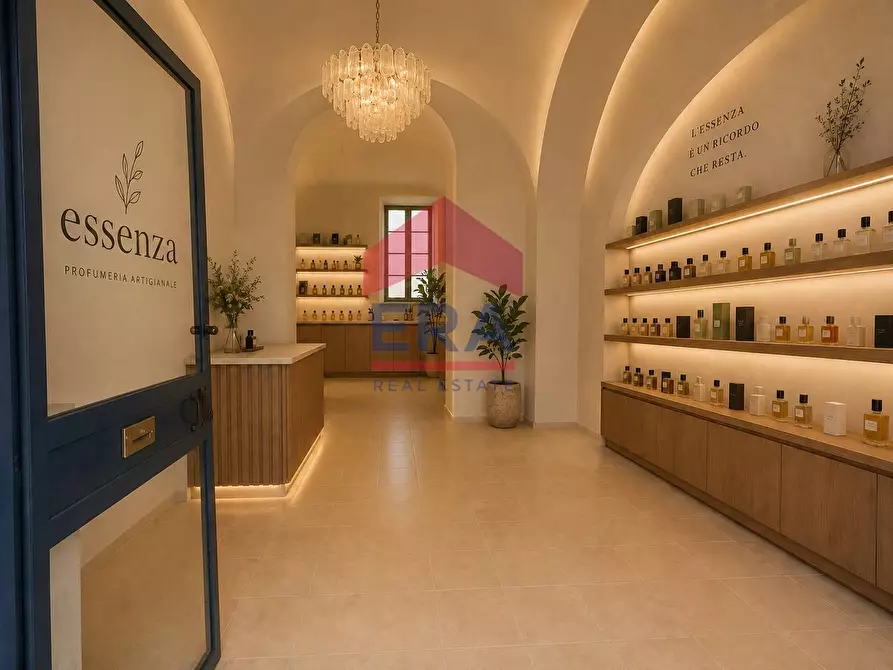 Immagine 1 di Locale commerciale in affitto  in Via Brescia 18 a Roma