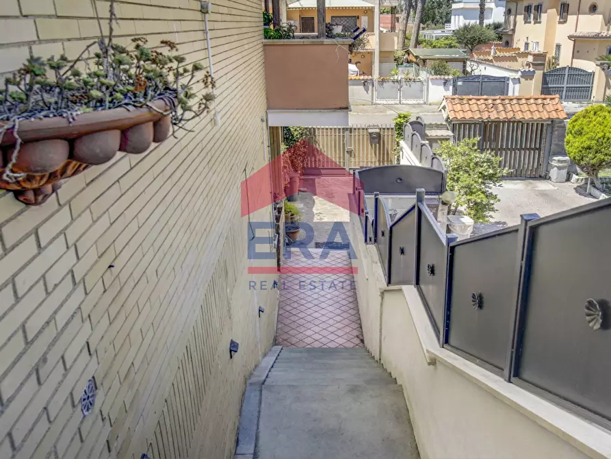Immagine 25 di Casa semindipendente in vendita  in Via Dora Riparia 62/A a Pomezia