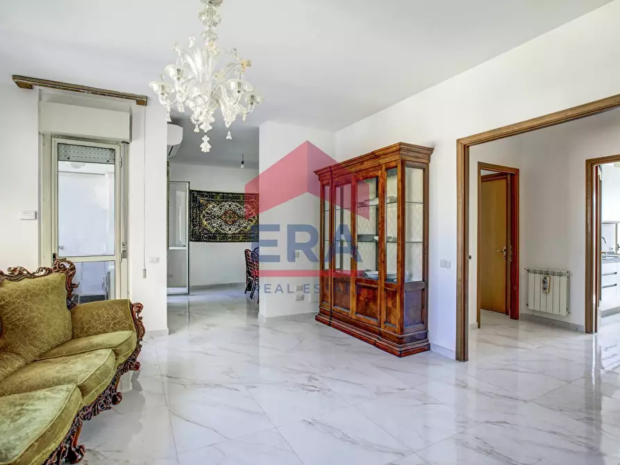 Immagine 11 di Appartamento in vendita  in Largo Valerio Bacigalupo 32 a Roma