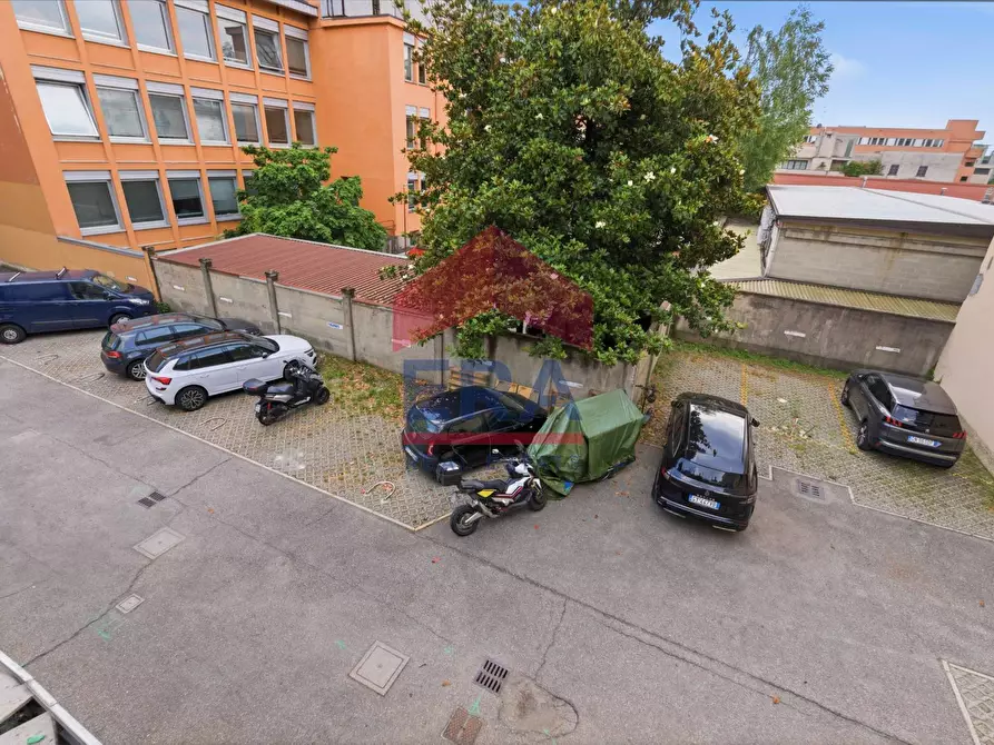 Immagine 4 di Locale commerciale in vendita  in Via Fortezza 13 a Milano