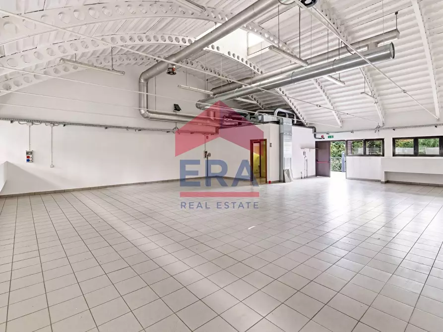 Immagine 10 di Locale commerciale in vendita  in Via Fortezza 13 a Milano