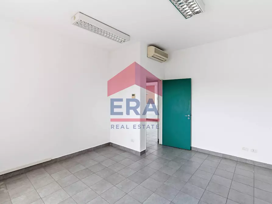 Immagine 14 di Locale commerciale in vendita  in Via Fortezza 13 a Milano