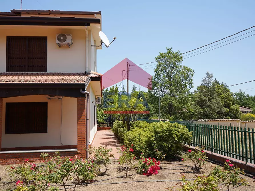 Immagine 5 di Villa in vendita  in via archimede 1 a Pedara