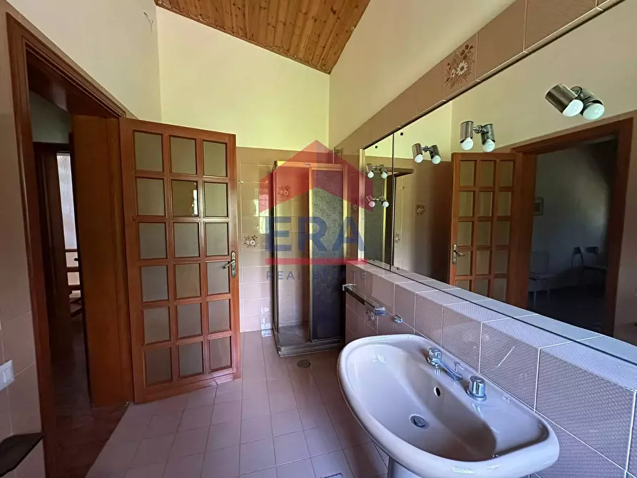 Immagine 38 di Villa in vendita  in via archimede 1 a Pedara