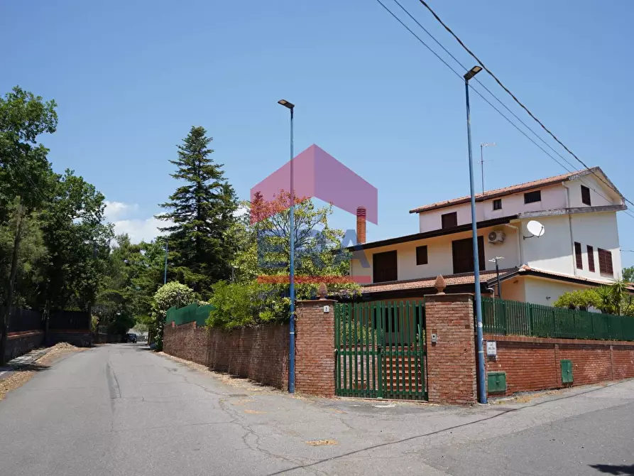 Immagine 2 di Villa in vendita  in via archimede 1 a Pedara