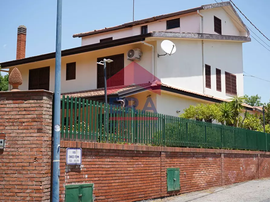 Immagine 1 di Villa in vendita  in via archimede 1 a Pedara
