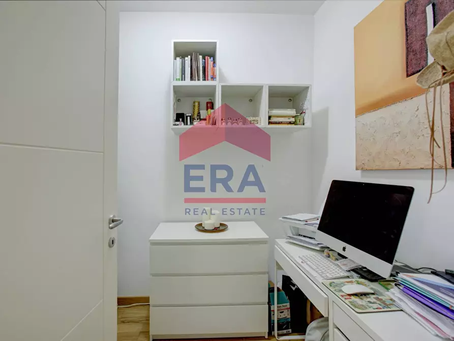 Immagine 13 di Appartamento in vendita  in Via Amerigo Toth 18 a Roma