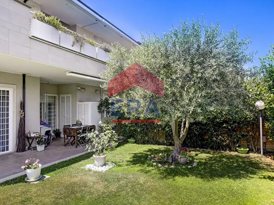 Immagine 18 di Appartamento in vendita  in Via Amerigo Toth 18 a Roma