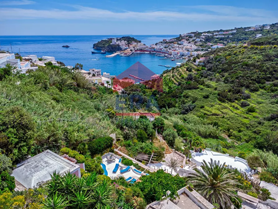 Immagine 40 di Villa in vendita  in Via Giancos snc a Ponza