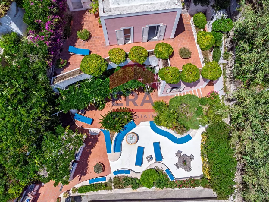 Immagine 5 di Villa in vendita  in Via Giancos snc a Ponza